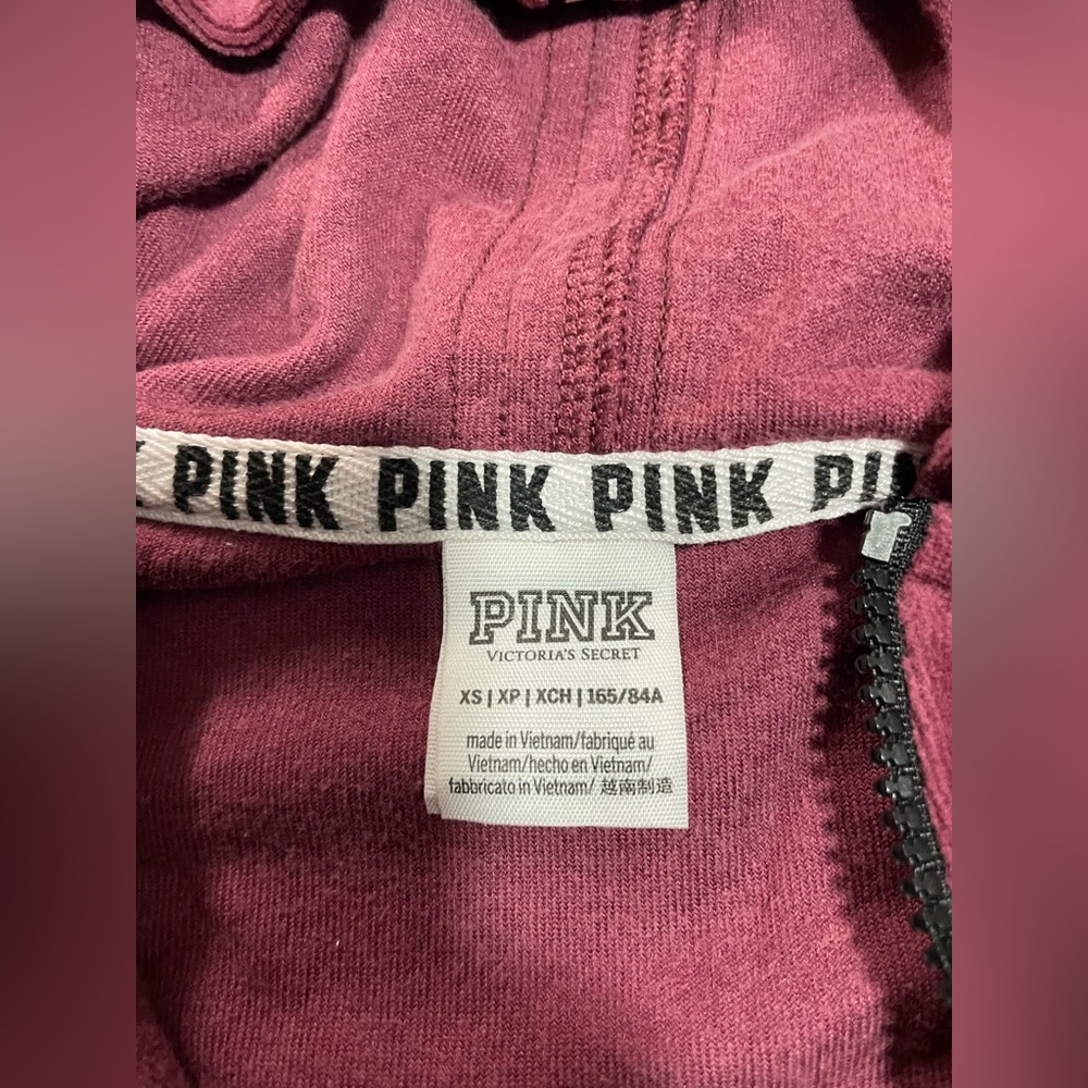 ❤️3/$15❤️VS PINK Maroon Zip Up Size XS - Picture 2 of 3
